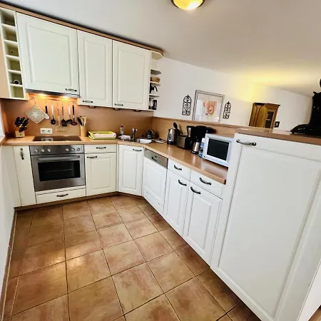 Wintergarten-maisonette, Warnemuende Apartamento *